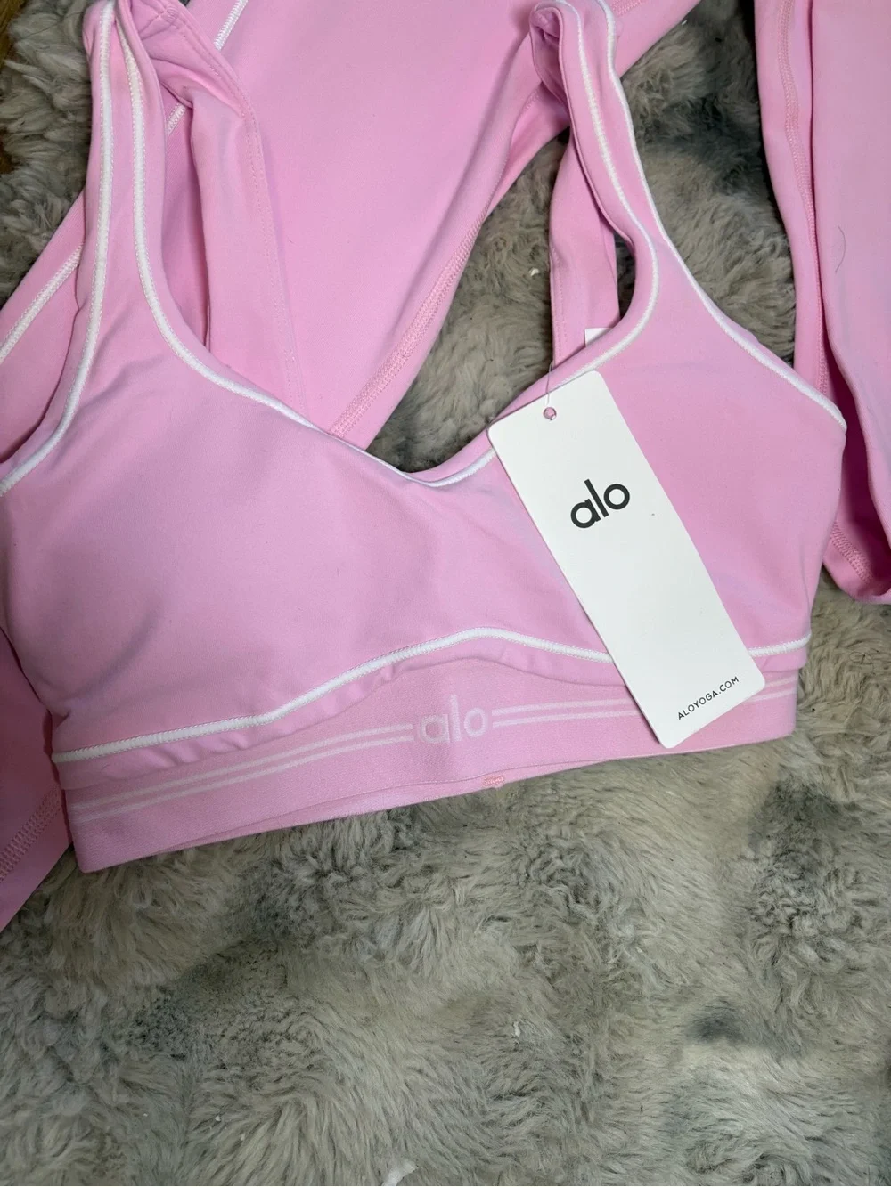 ALO Yoga Pink Women’s Two Piece Set
